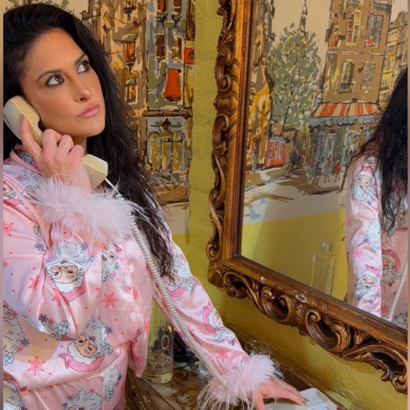 🎅🏽NWT🎅🏽Sexy Santa Pink Christmas 2 Piece Button Up Silky Pajama Set w Fur Trim - Picture 9 of 17